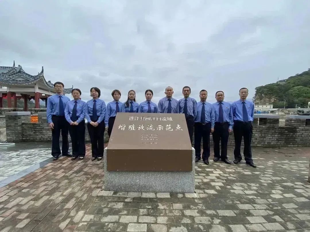 “检察蓝”踏浪而行 守护一方碧海